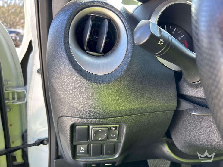 2014-nissan-juke-image-14