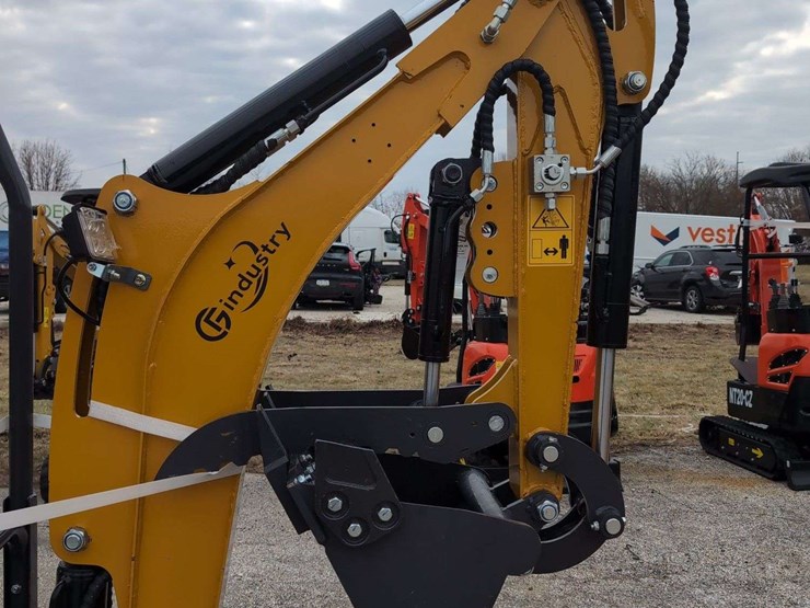 cfg-industrial-mini-excavator---qk20r---yellow-image-9