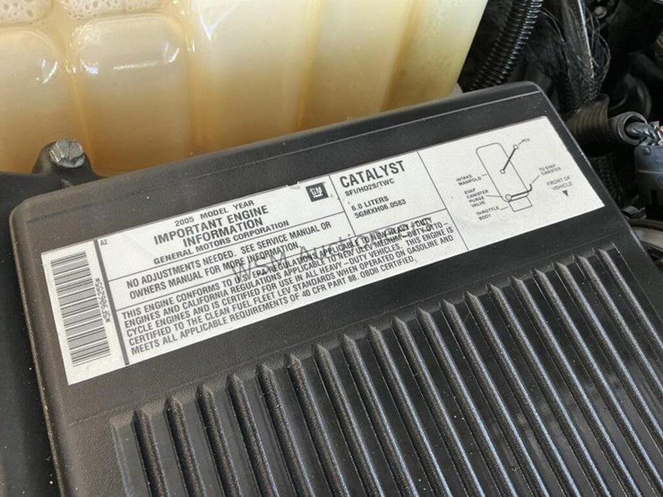 2005-gmc-sierra-3500-image-12