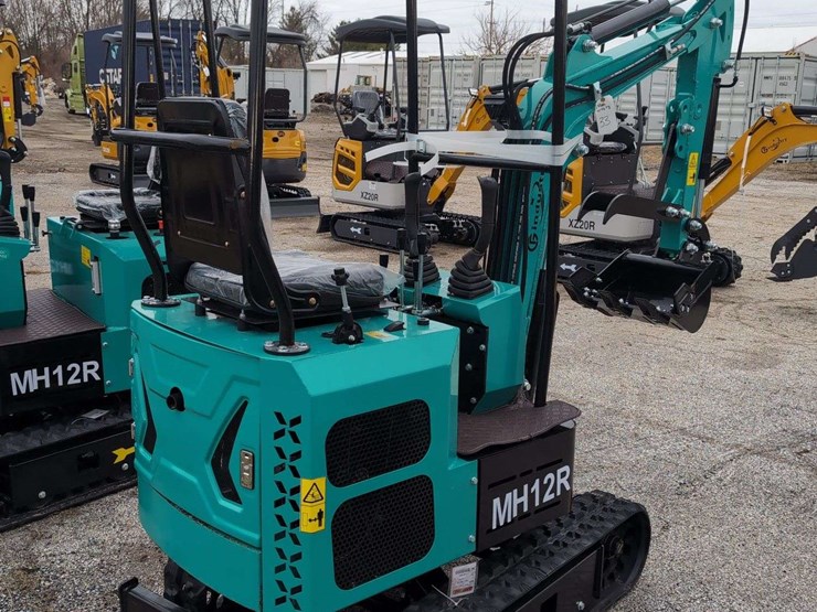 cfg-industrial-mini-excavator---mh12r---green-image-6