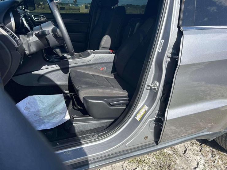 2019-jeep-grand-cherokee-image-10