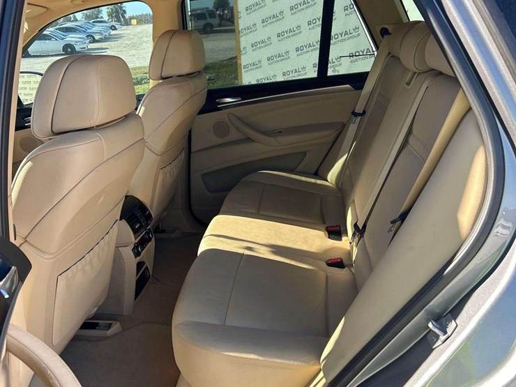 2013-bmw-x5-image-24