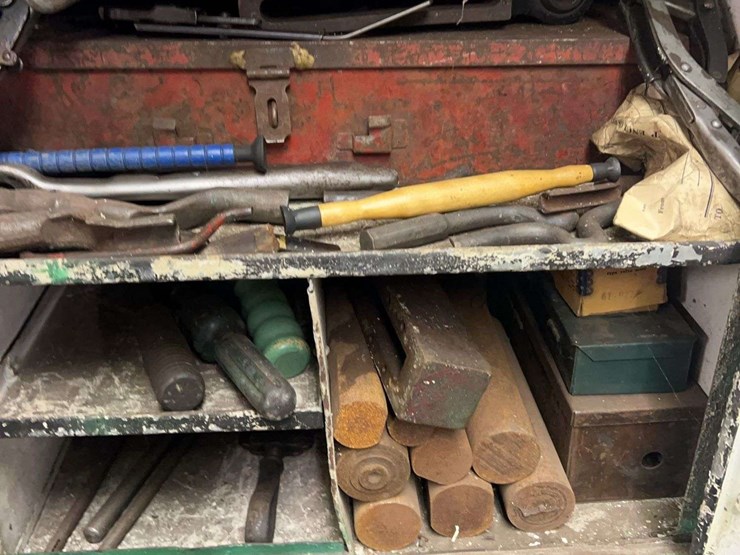 tool-cabinets-with-contents-and-arc-welder-image-6