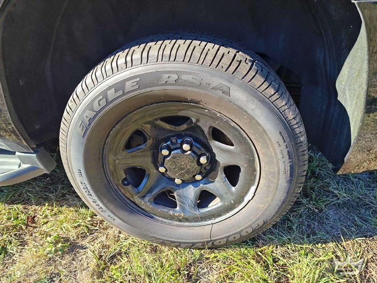 2017-chevrolet-tahoe-image-34