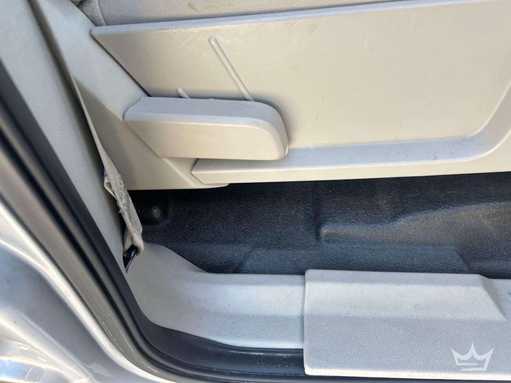 2011-ford-expedition-image-28