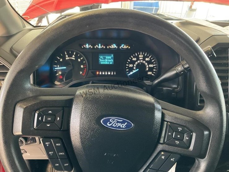 2017-ford-f150-image-16