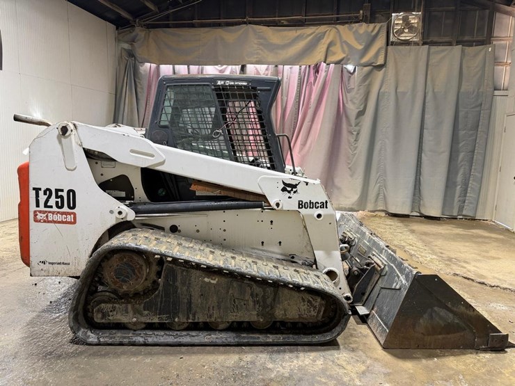 bobcat-t250-image-6