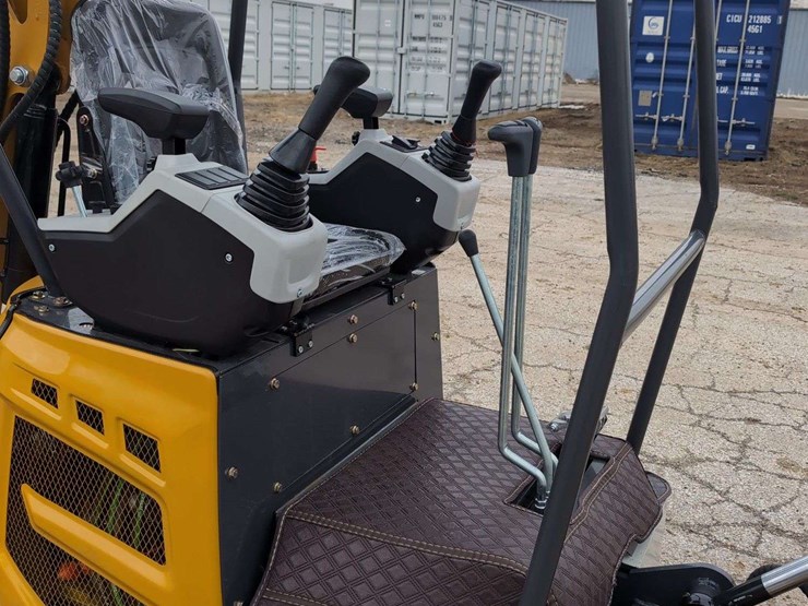 cfg-industrial-mini-excavator---xz20r---yellow-image-8