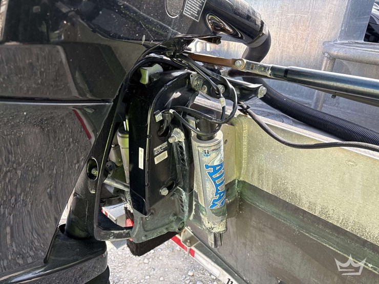 tug-boat-with-tri-axle-magic-tilt-boat-trailer-image-21