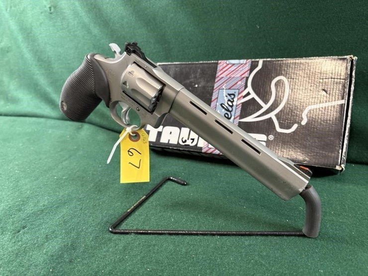 taurus-tracker-22lr-revolver-image-3