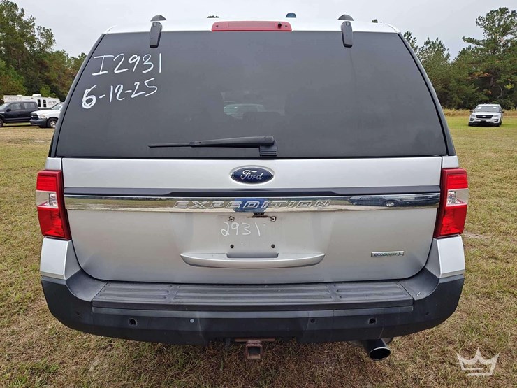 2017-ford-expedition-image-40