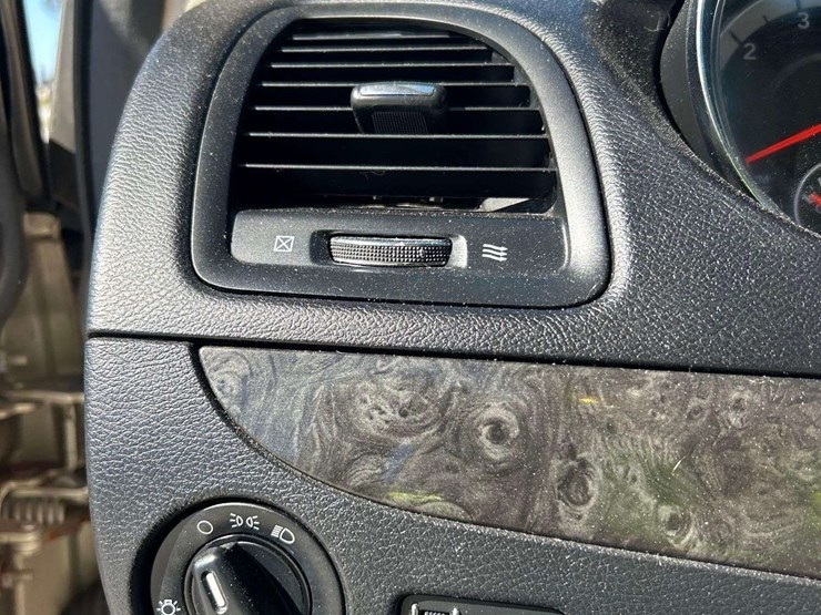 2014-dodge-grand-caravan-image-16