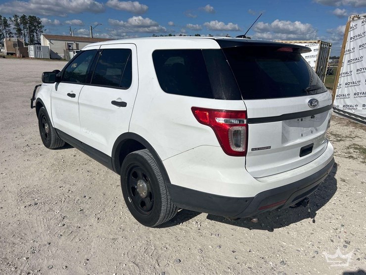 2014-ford-explorer-image-4