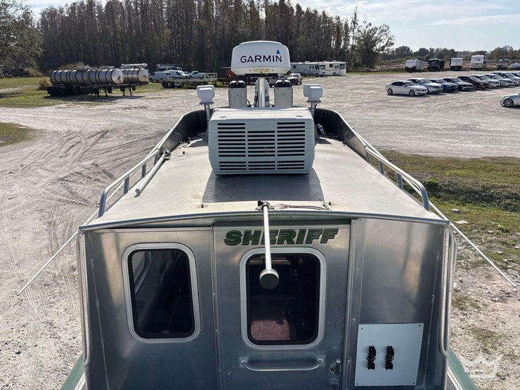 tug-boat-with-tri-axle-magic-tilt-boat-trailer-image-49