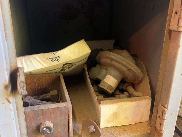 contents-of-shelving-image-36