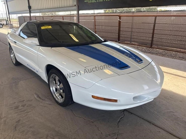 1996-pontiac-firebird-coupe-image-2