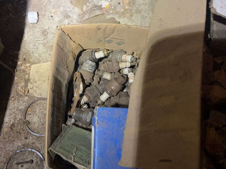 contents-of-shelving-image-13