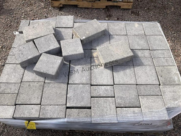 pallet-of-stone-pavers-image-5