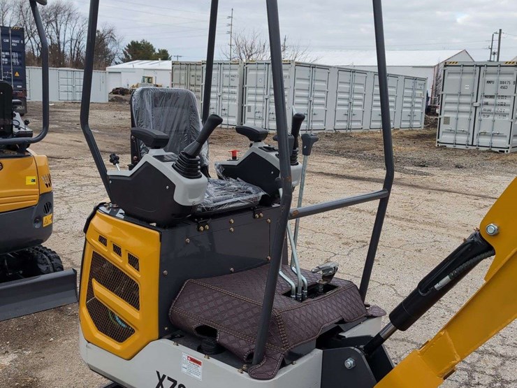 cfg-industrial-mini-excavator---xz20r---yellow-image-6