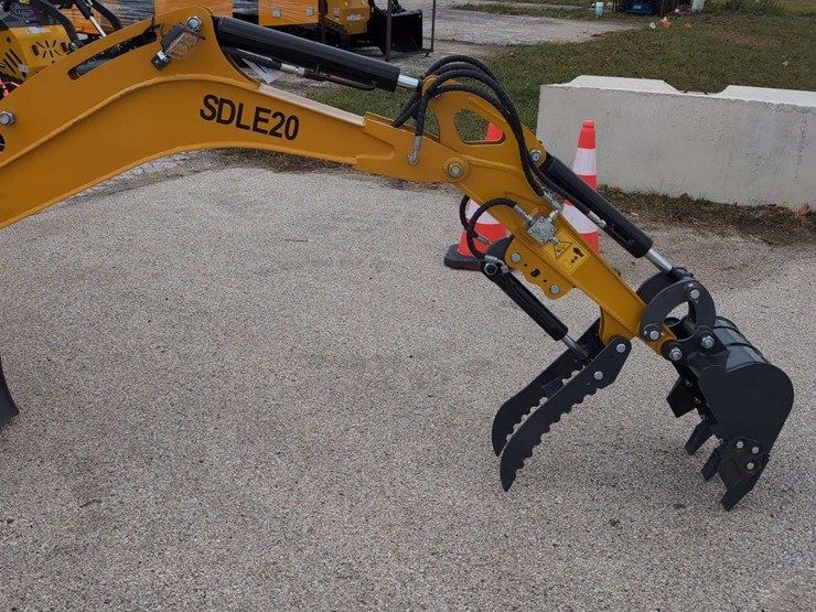 sdle20-mini-excavator---sd-launch-image-2