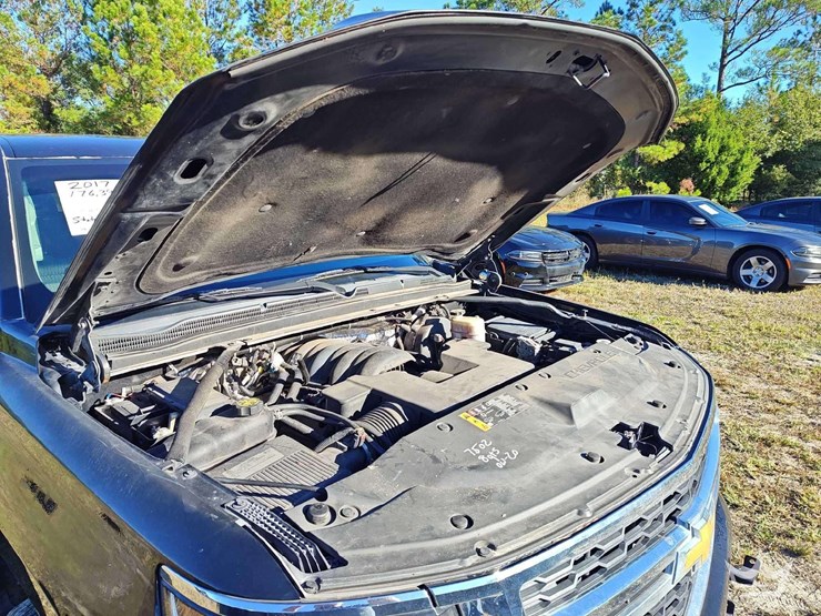 2017-chevrolet-tahoe-image-9