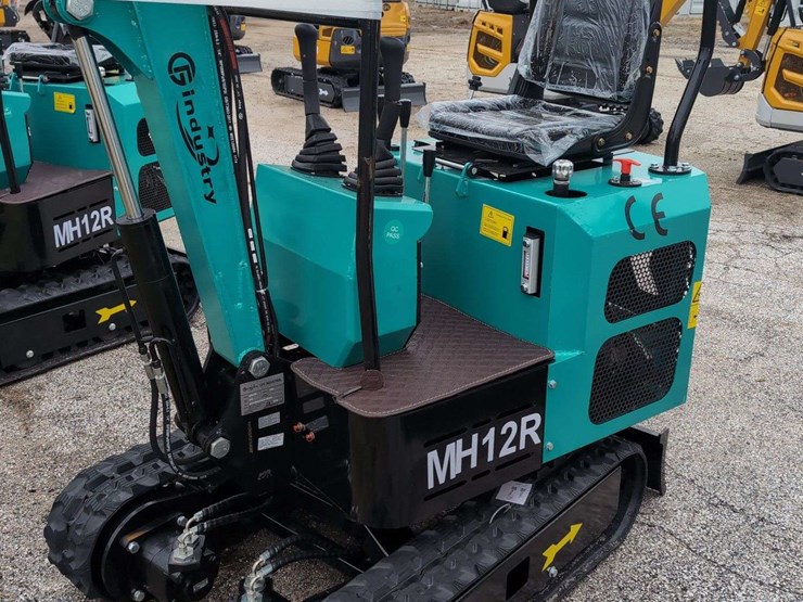 cfg-industrial-mini-excavator---mh12r---green-image-3