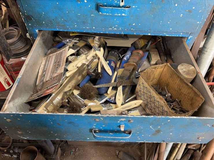 metal-shelving-and-tools-image-21