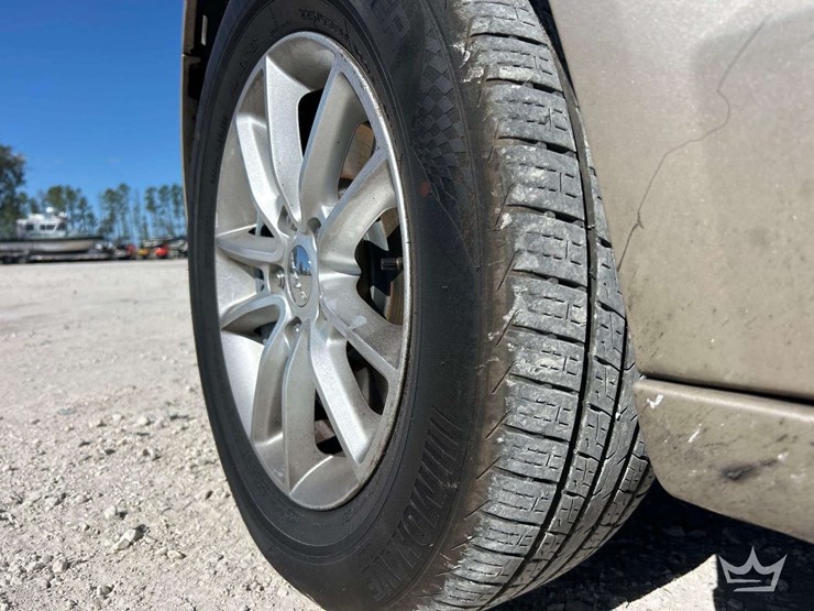 2014-dodge-grand-caravan-image-23