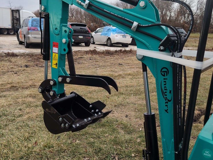 cfg-industrial-mini-excavator---mh12r---green-image-3