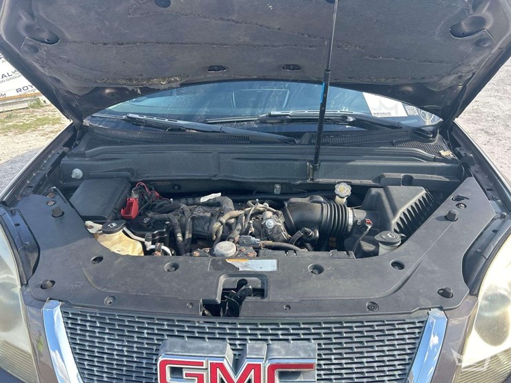 2012-gmc-acadia-image-9