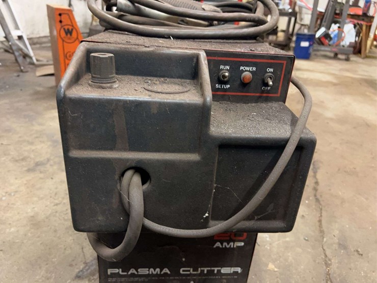 century-plasma-cutter-image-5