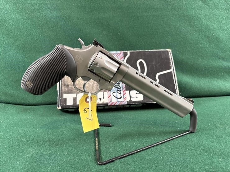 taurus-tracker-22lr-revolver-image-2