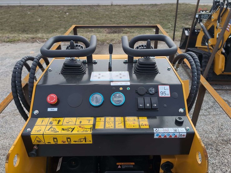 agt-mini-skid-steer-loader-mx-mrt14-image-8