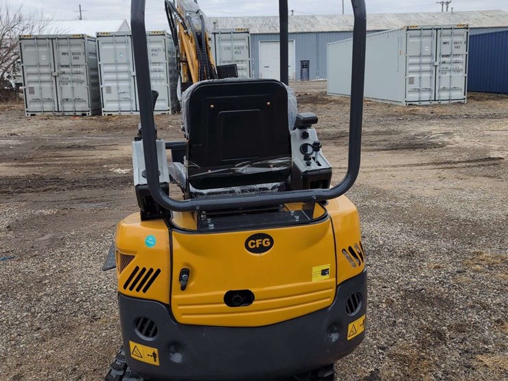 cfg-industrial-mini-excavator---qk18r---yellow-image-6