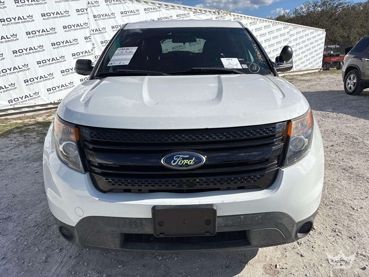 2015-ford-explorer-image-28