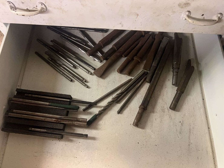 (2)-cabinets-with-contents-image-30