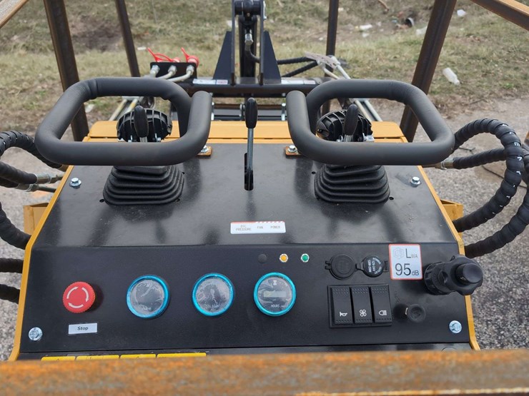 agt-mini-skid-steer-loader-mx-crt23-image-8