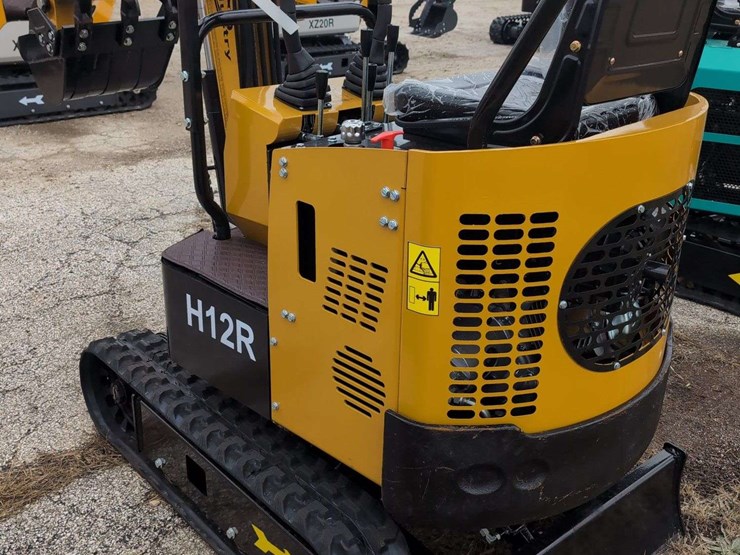 cfg-industrial-mini-excavator---h12r---yellow-image-4