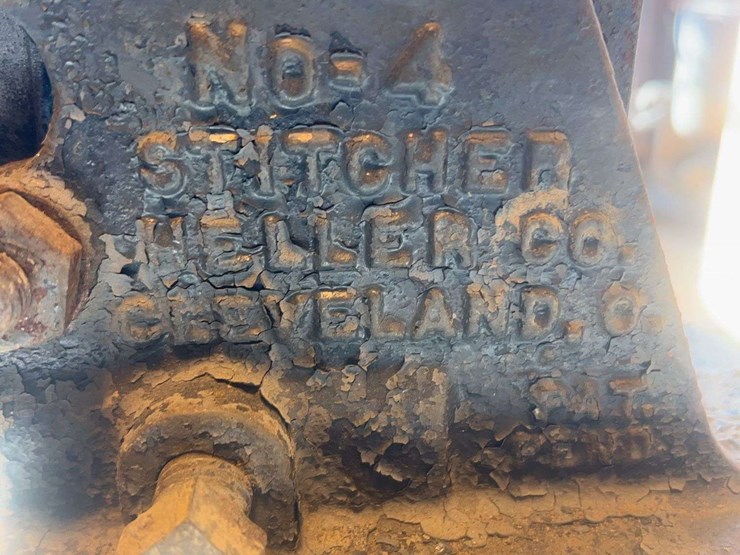 manual-foot-driven-stapler-image-5