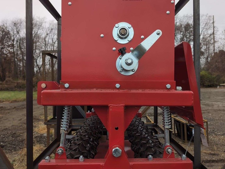 (1)-agt-stsd10---skid-steer-seeder-image-3