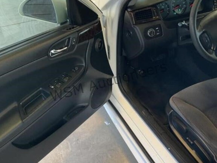 2016-chevrolet-impala-sdn-image-21