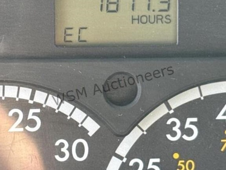 2003-freightliner-fl70-image-31