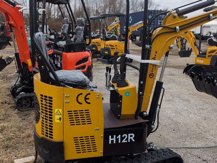 cfg-industrial-mini-excavator---h12r---yellow-image-6