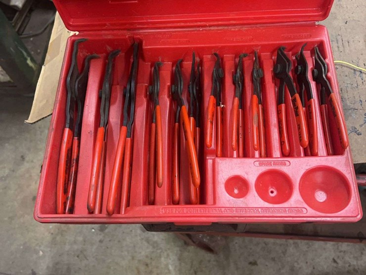 rolling-cart-and-snap-ring-pliers-image-3