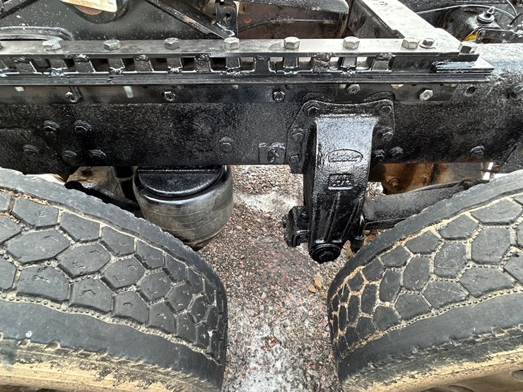 1994-peterbilt-379-image-5