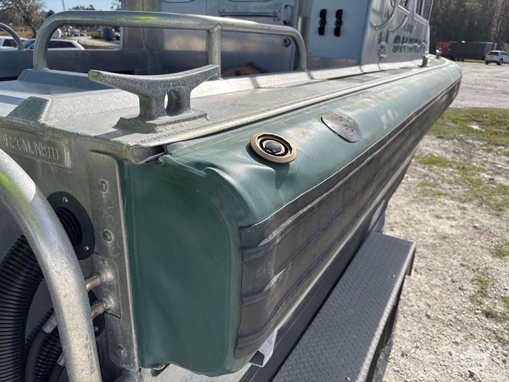 tug-boat-with-tri-axle-magic-tilt-boat-trailer-image-43