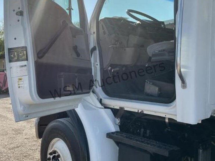 2003-sterling-l9500-image-37