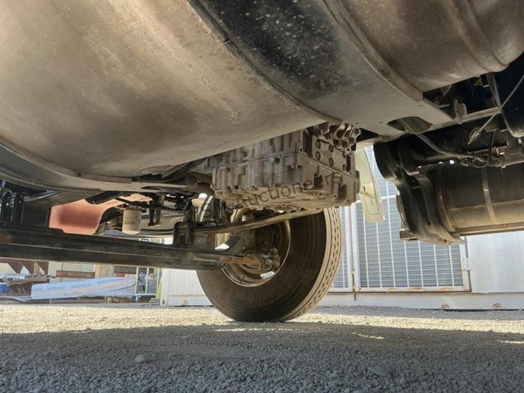 2008-sterling-l8500-image-31