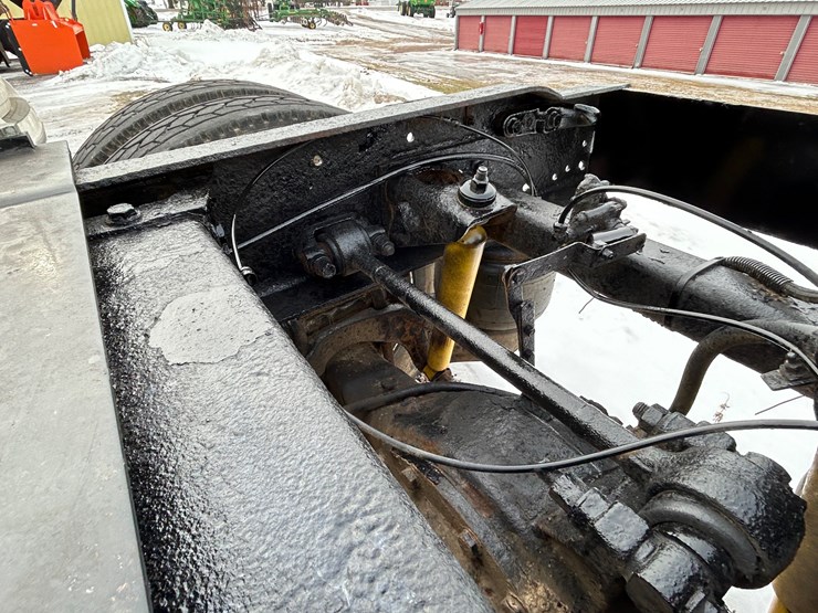 1994-peterbilt-379-image-7