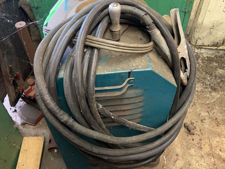 tool-cabinets-with-contents-and-arc-welder-image-17